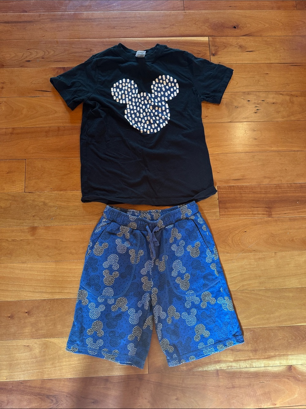 Hanna Andersson Black Tee with Blue Mickey-Print Shorts Set